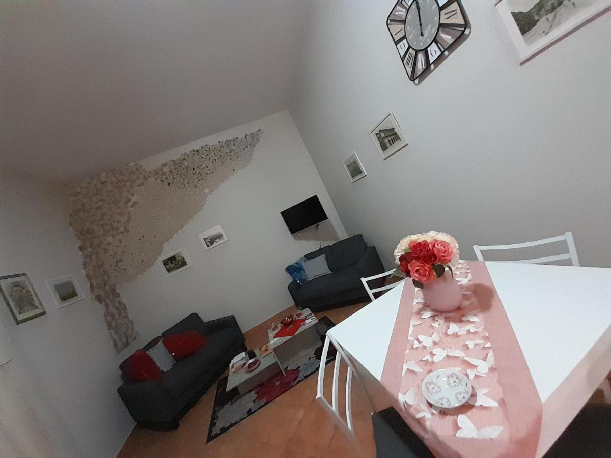 Dimora Donna Carmela Apartment Naples Luaran gambar