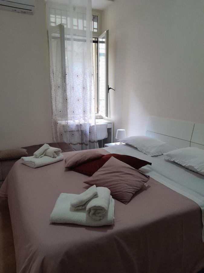 Dimora Donna Carmela Apartment Naples Luaran gambar